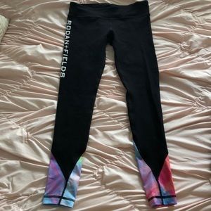 black workout pants with pastel color